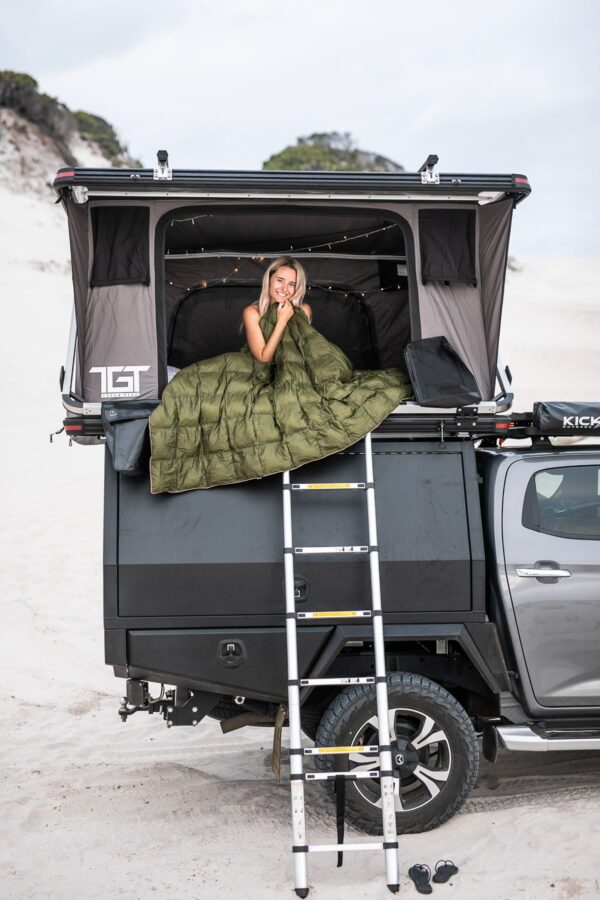 Outdoor Puffy Blanket - Image 12