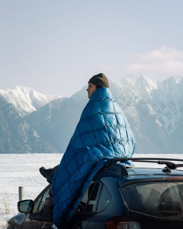 Outdoor Puffy Blanket - Image 2