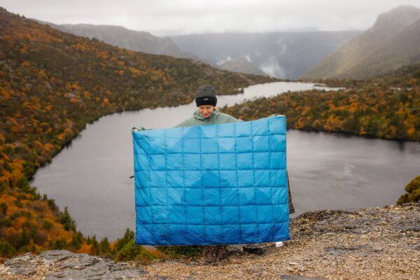 Outdoor Puffy Blanket - Image 5