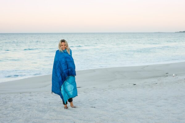 Outdoor Puffy Blanket - Image 8