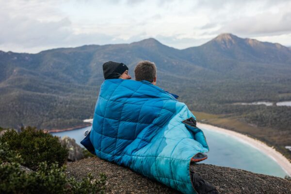 Outdoor Puffy Blanket - Image 10